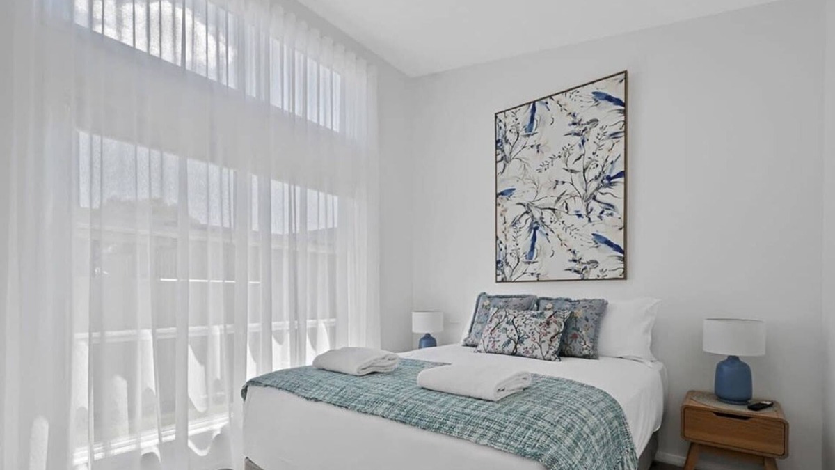 Orange Apartment | The Elm Apartments - The Blue Room