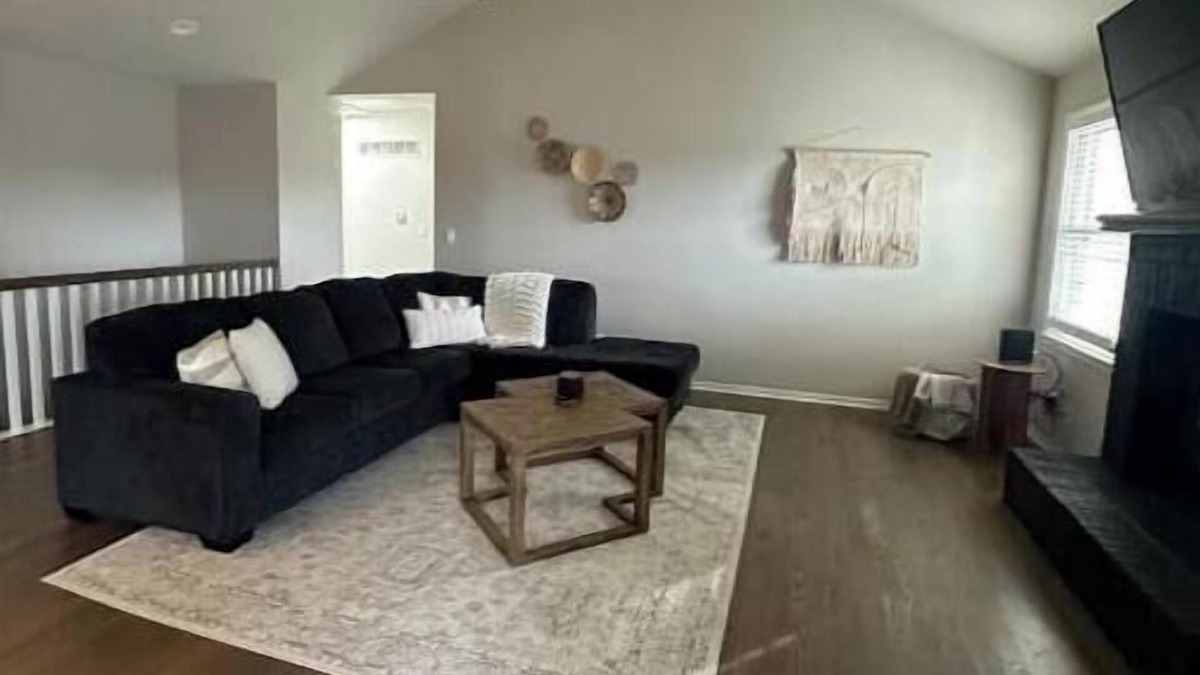 Eudora House | The Elm Luxe Retreat