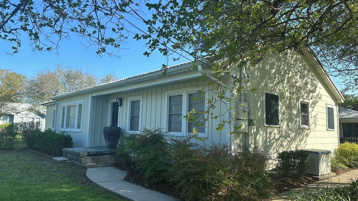 Breaux Bridge House | THE ELSIE - Wonderful completely renovated 3-bedroom house in Breaux Bridge