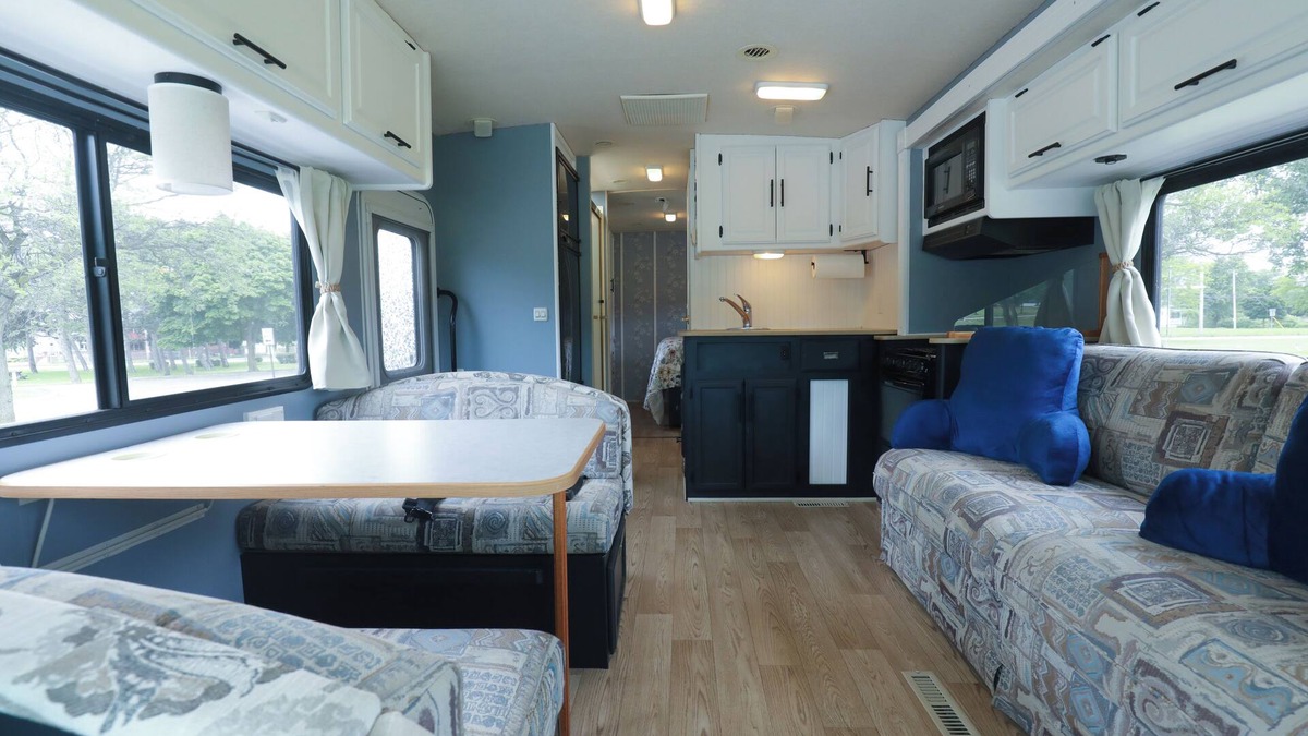 Niagara Falls House | The EM Sightseer Stationary RV