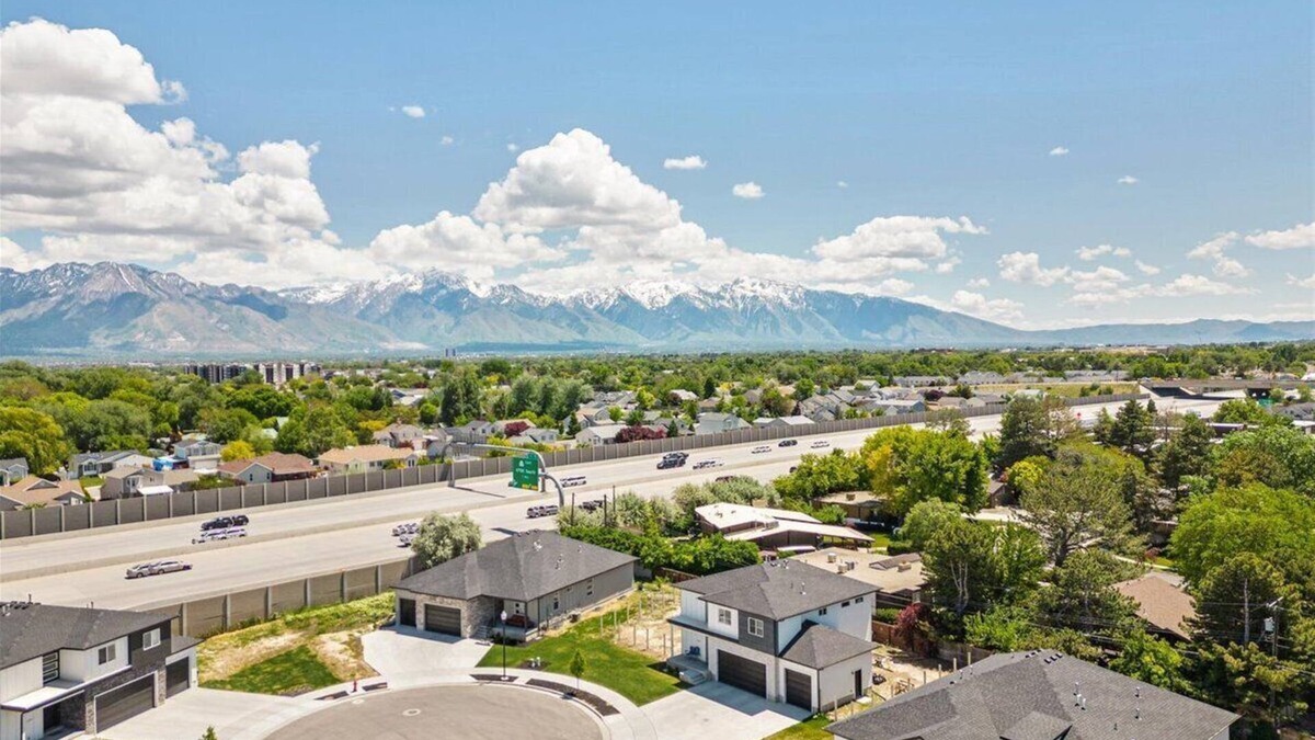West Valley City House | The Emerald Retreat