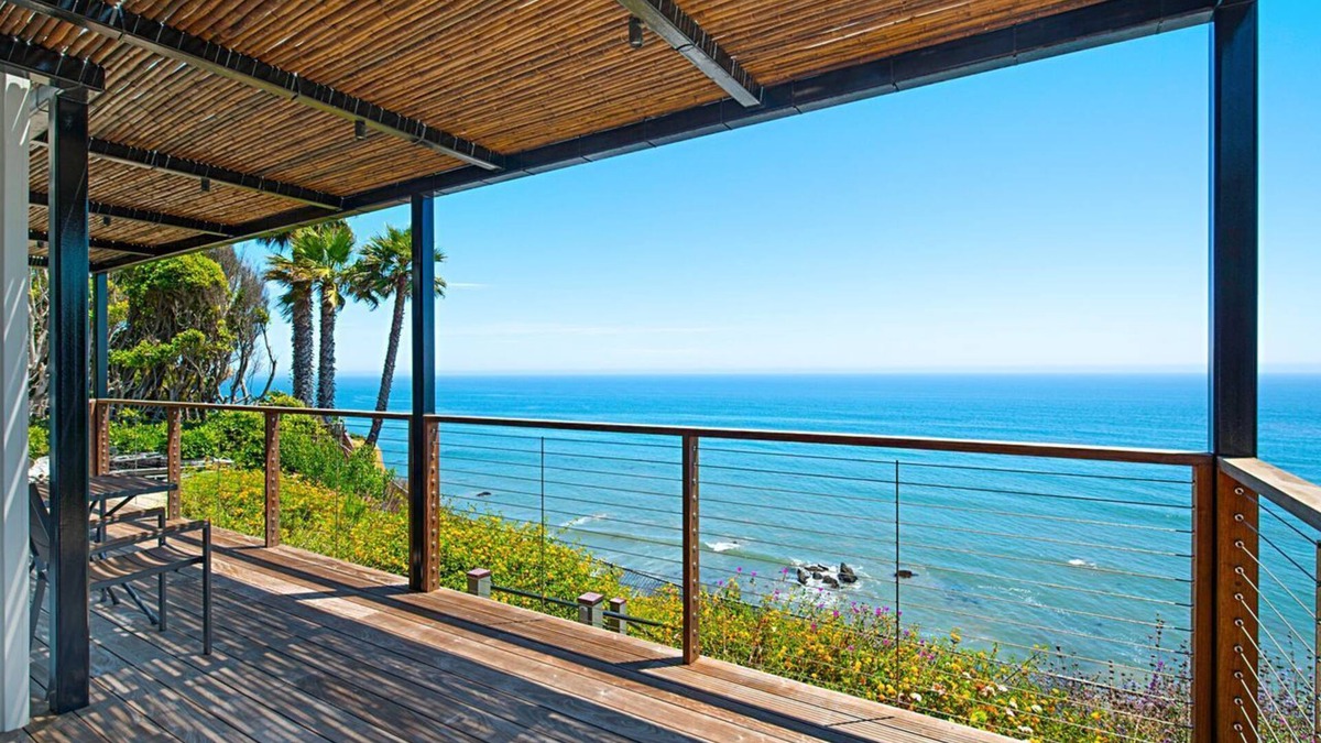 Western Malibu House | The Encinal Surf Shack I Ocean View & Private Direct Beach Access