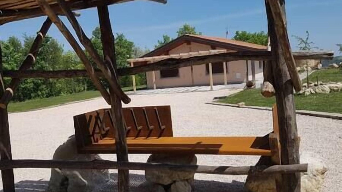 Mercato Saraceno House | the entire structure haystack