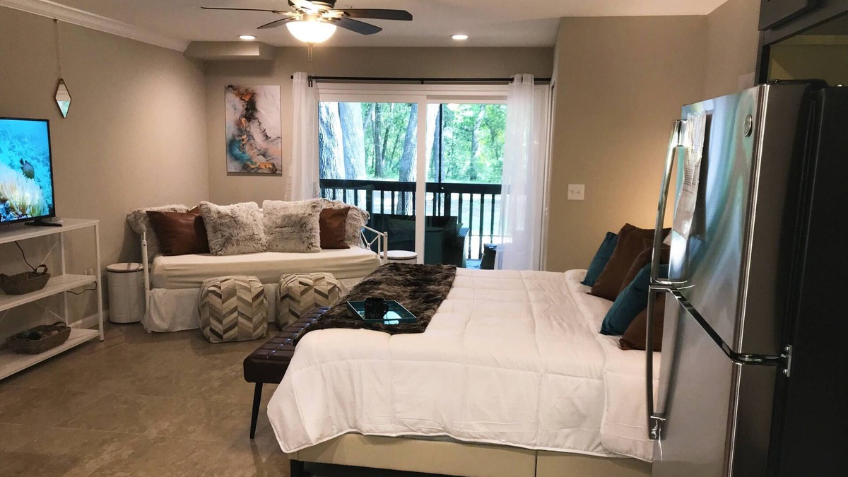 Middleburg Apartment | The Escape at the Ravines |King Studio w/Daybed |Full Kitchen |Dogs Ok |Screened Porch |Wooded Views