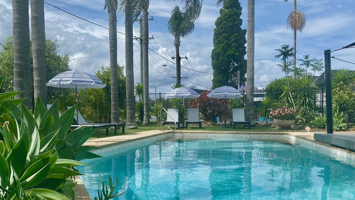 Warners Bay Hotel | The Esplanade Motel