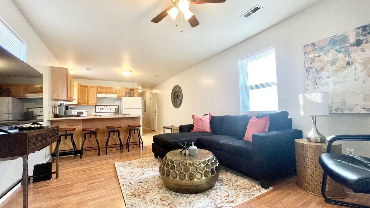 West Plains House | The Everly-916