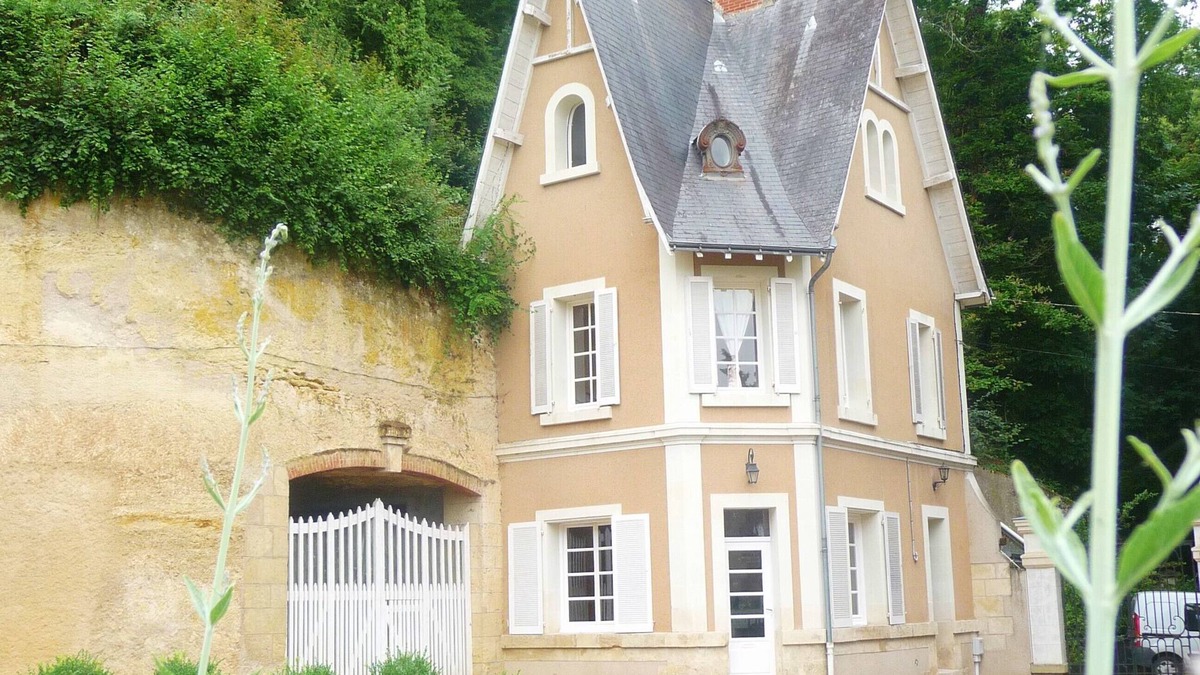 Larcay House | The Fairy House chic & charm.Close to Loire Chateaux Amboise. Swimming Pool