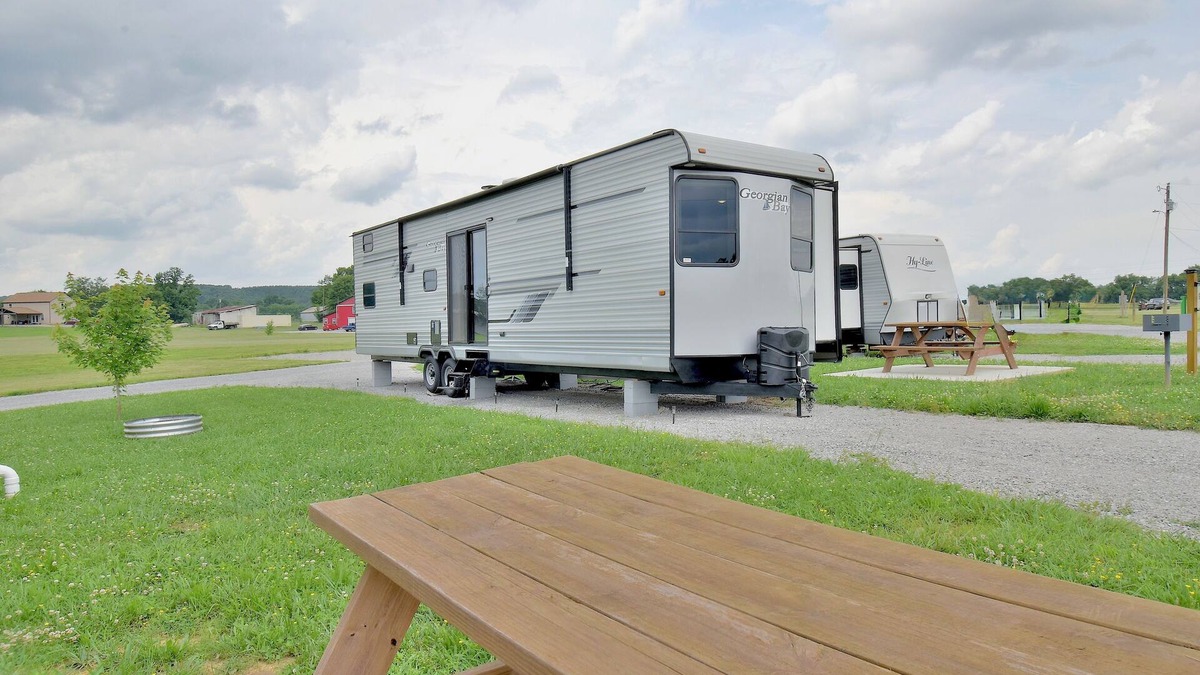 Decatur RV Rental | The Family Lodge