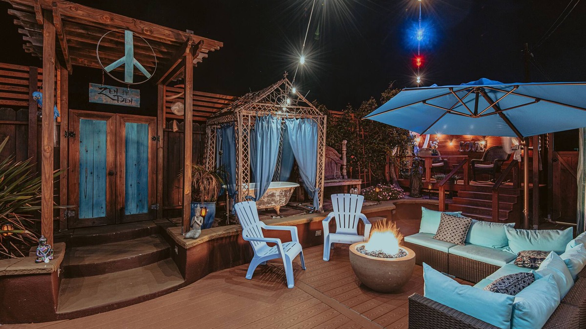 Baywood Park House | The Famous Zen Den one block from the water