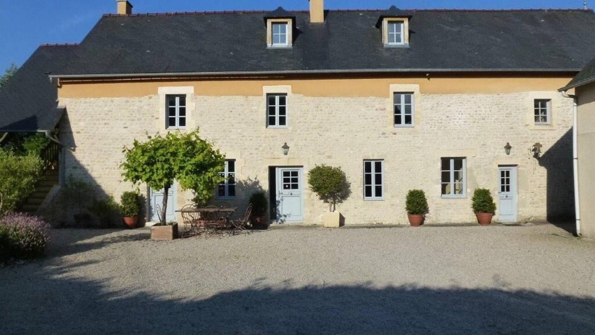 Castilly House | The "farm" of Mestry