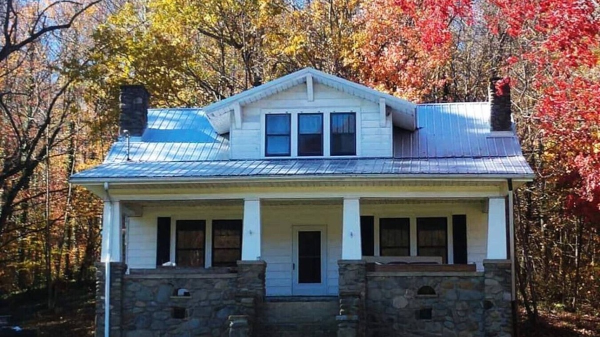 Cosby House | The Farmhouse at Foothills Farm Cosby/Gatlinburg