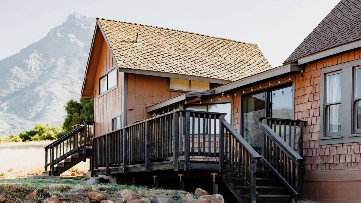 Springville House | The Farmhouse at Mt. Dennison - Entire home in Balch Park near Sequoia Forrest