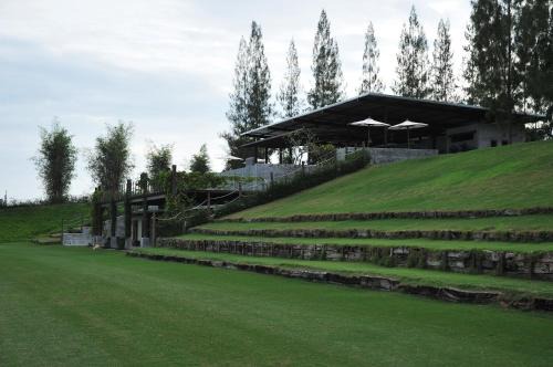 Na Chom Thian Resort | The Farmhouse at Polo Escape