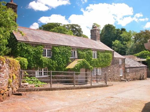 Mary Tavy House | The Farmhouse