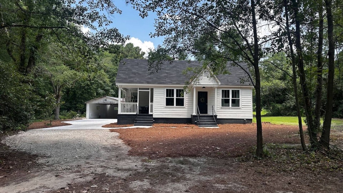 State Park Other | The Farmhouse Retreat on 9 acres