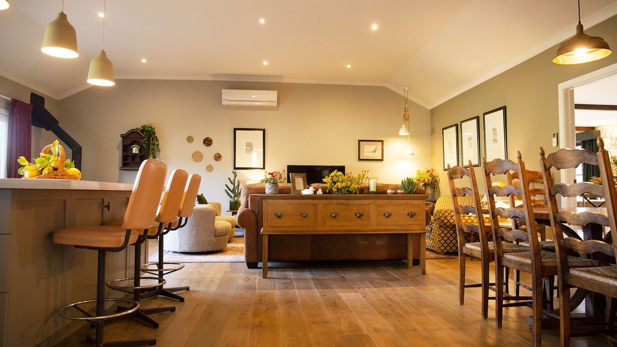 Dixons Creek House | The Farmstead - Family Accommodation