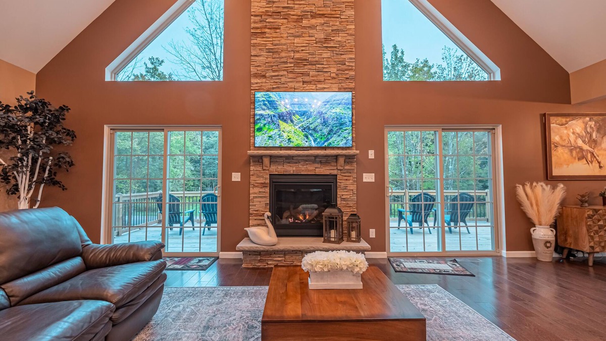 Lake Ariel Ski Chalet | The Fawn Château w/Game Room & sauna