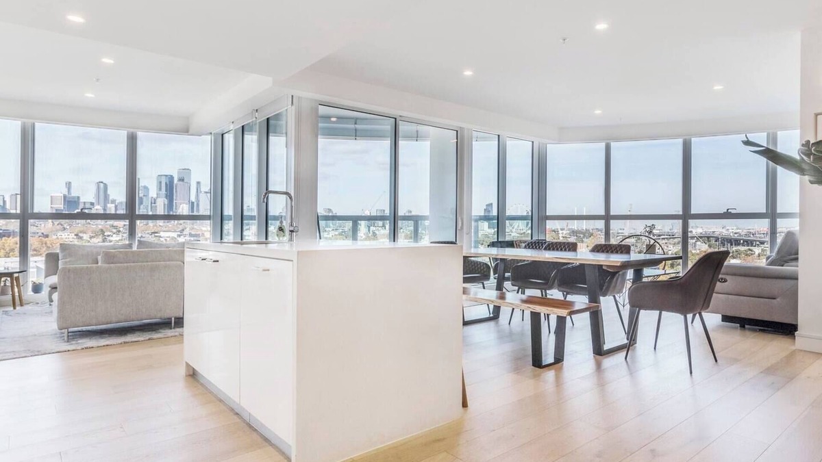 North Melbourne Apartment | The Fawn Relish in Sub Penthouse Panorama