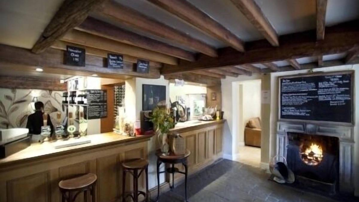 Upper Hambleton Hotel | The Finchs Arms