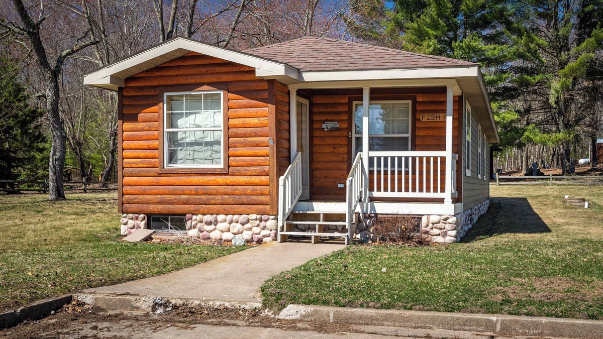 Neillsville Cabin | The Fish Cabin at the Riviera Resort in Neillsville, Wisconsin!