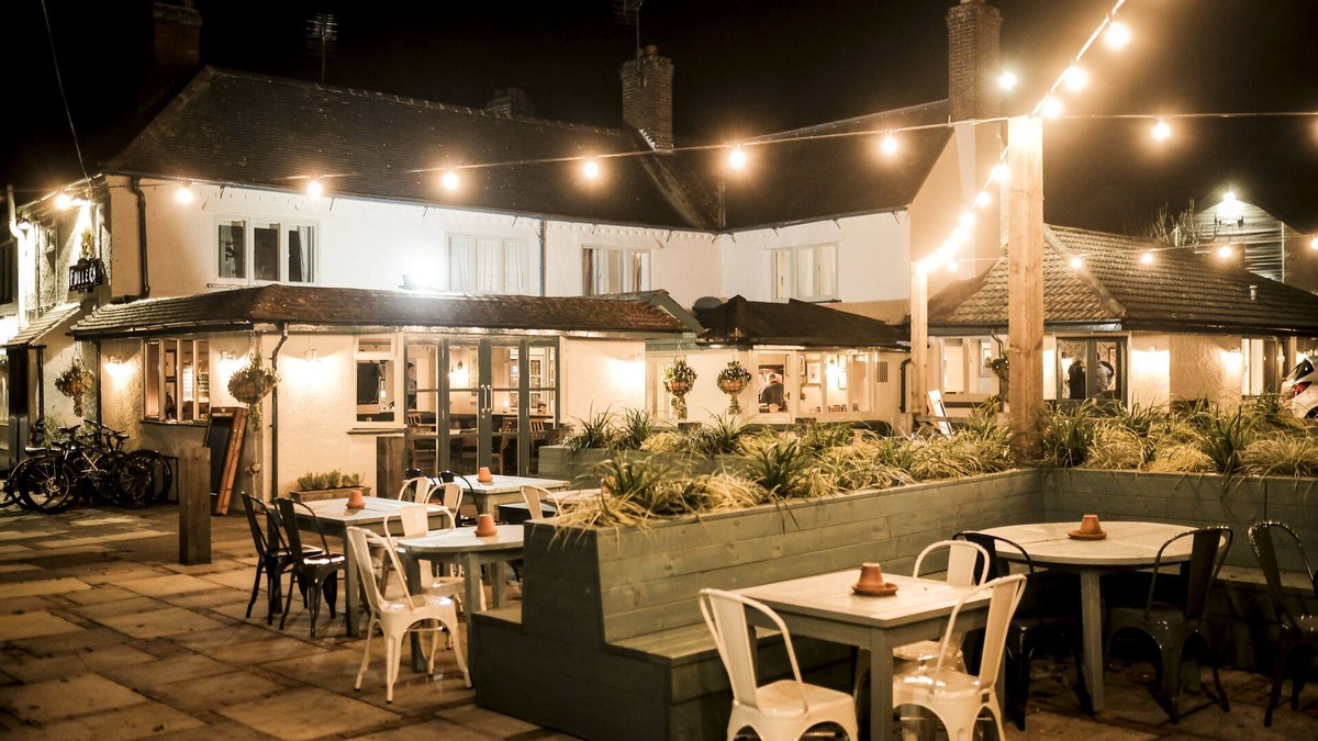 Winkton Hotel | The Fisherman's Haunt