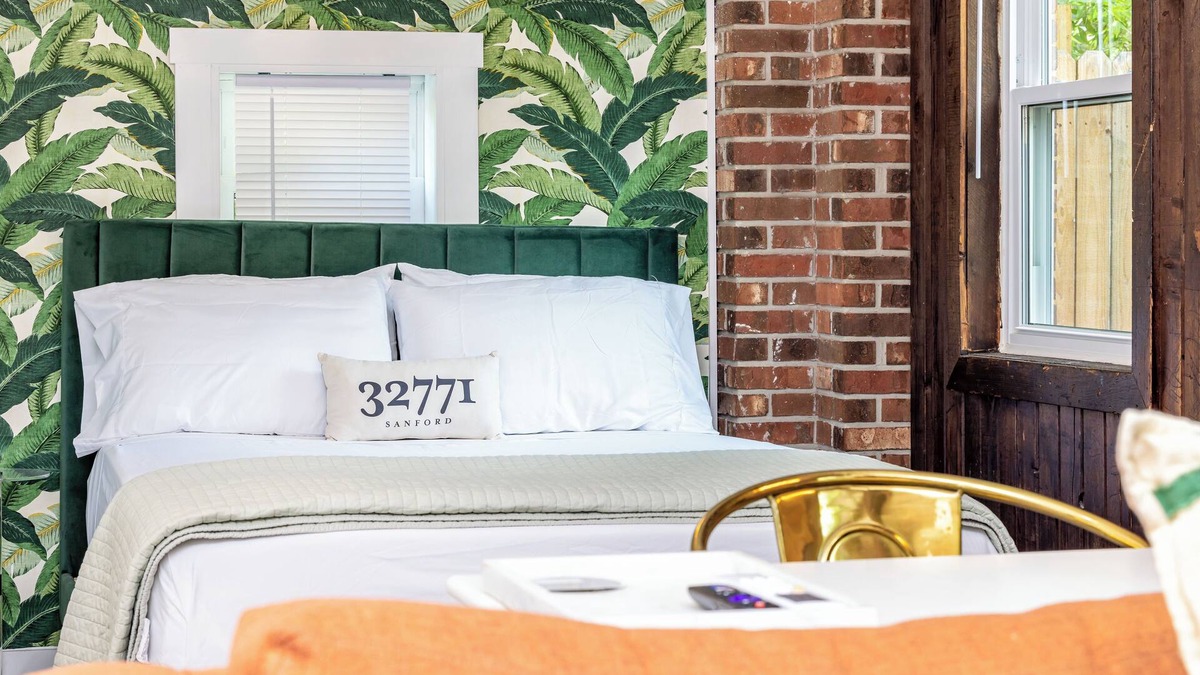 Sanford Apartment | The Florida Room - Eclectic Studio in Sanford, FL!