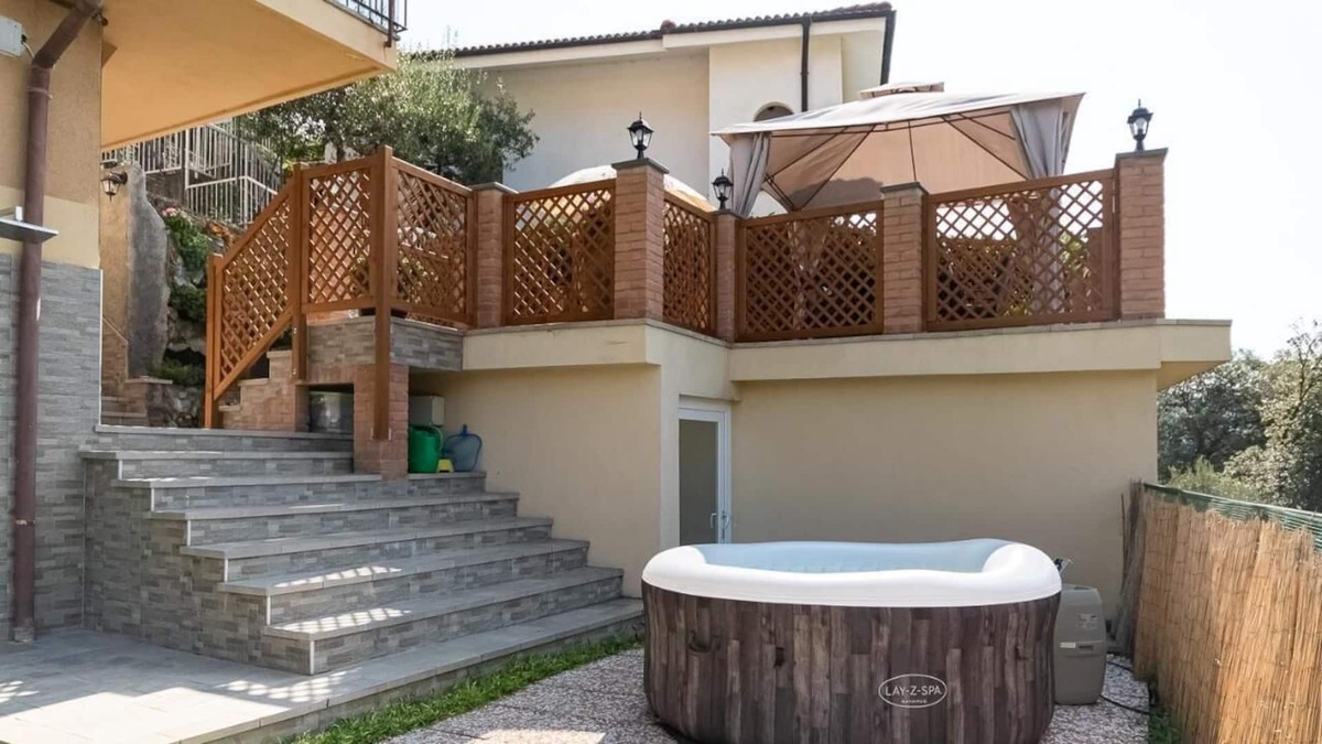 Varazze House | ★★★★[The Flowery Rock VARAZZE] JACUZZI-WIFI-RELAX