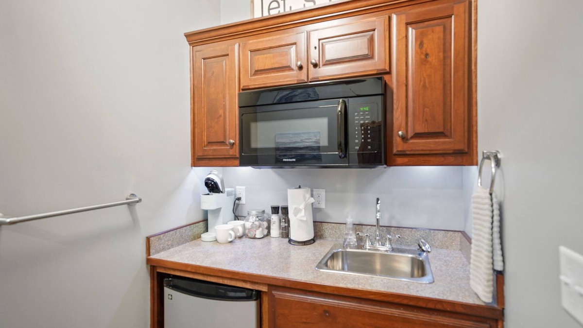 Downtown Apartment | The Fox Loft 200