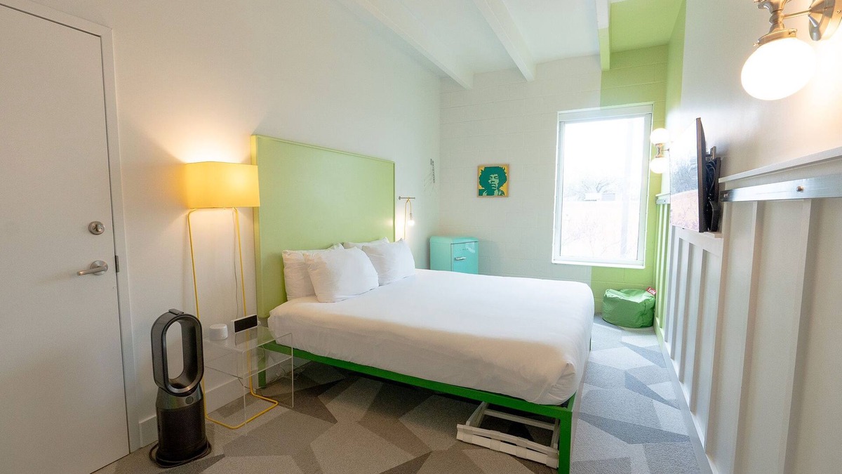 East Hill Hotel | The Gallatin 316, Colorful Boutique Hotel