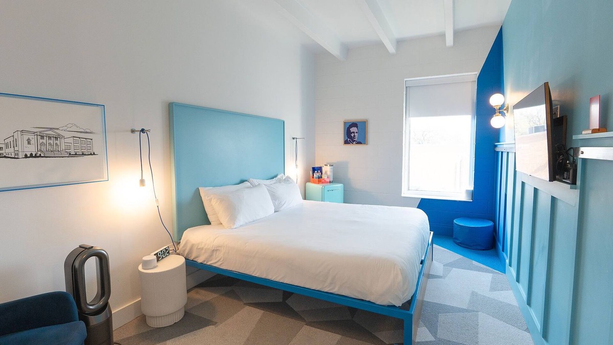 East Hill Hotel | The Gallatin [319] - 2 miles to Nissan Stadium