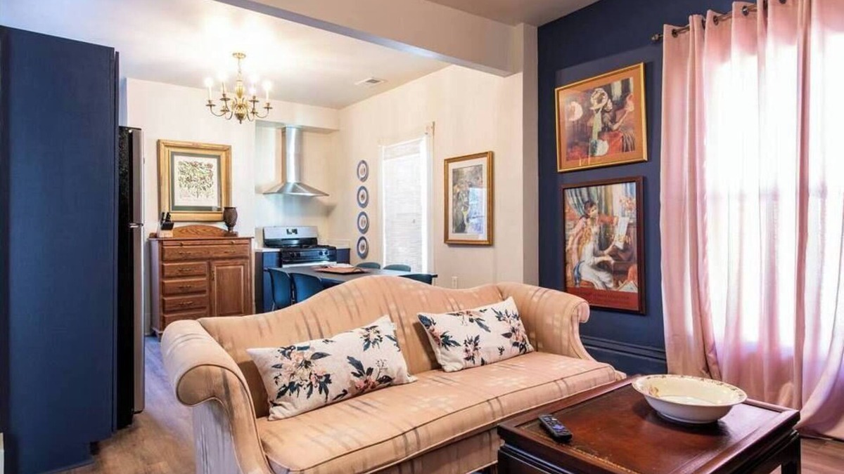Clifton Apartment | The Gallery Loft - Walk & Dine!