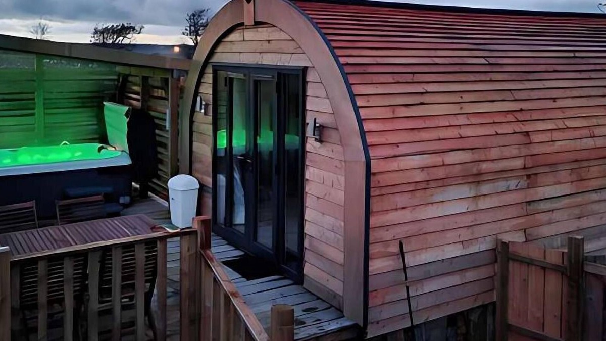 Newton Stewart Cabin | The Galloway Steading- The Fox's Den couples retreat cabin with Hot tub