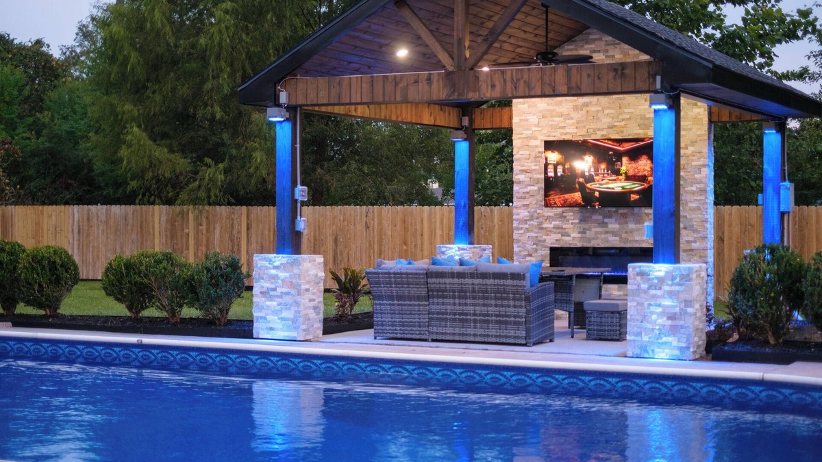 Lake Charles House | The Gambler: Luxe Pool, Pool Table, Gazebo W/70' TV, Fast WiFi & Casino Nearby