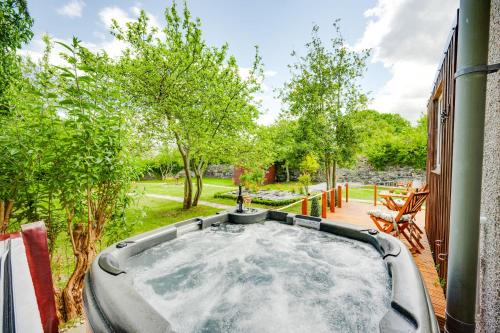 Portsoy Villa | The Garden Cottage with Hot Tub