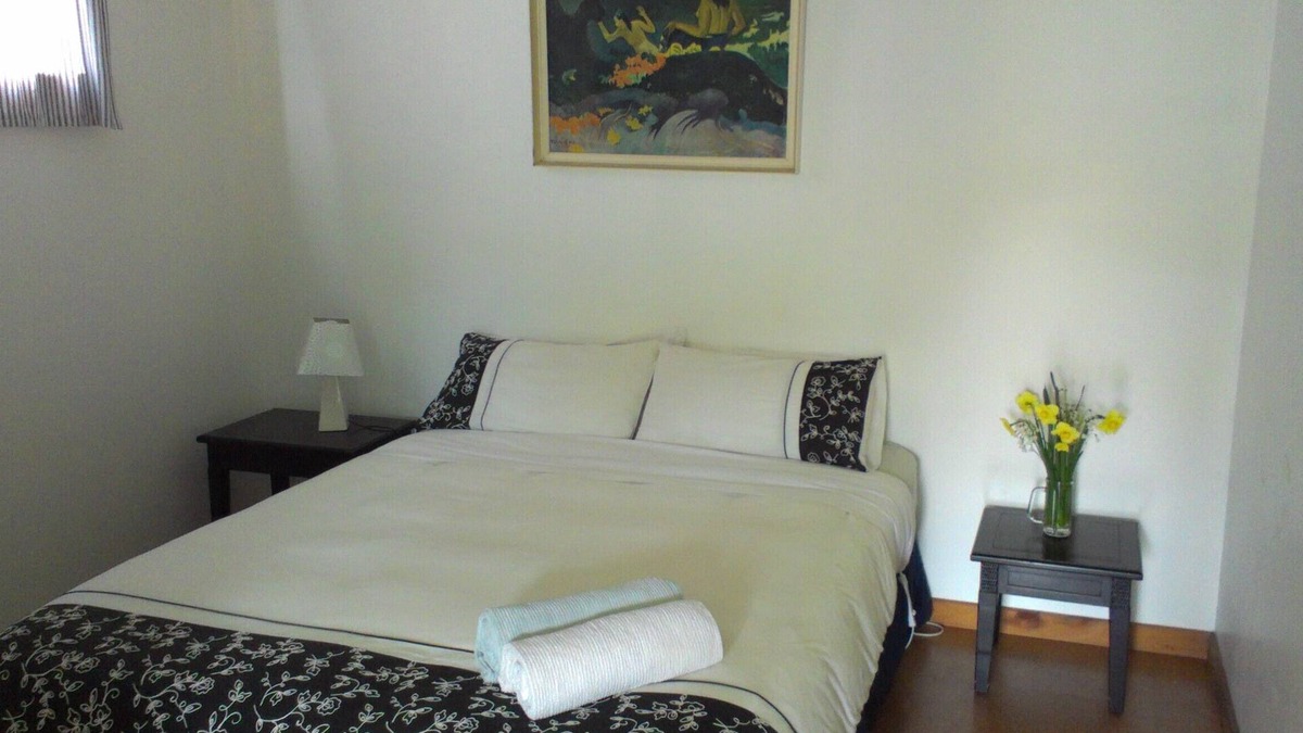 Collingwood House | The Garden Flat: a country apartment close to the beach and daywalks.