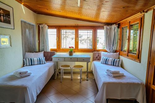 Nea Iraklia Apartment | The Garden Home #X006 Feel Greek