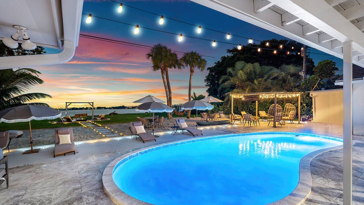 Palm Beach - West Palm Beach House | The Garden of Eden | Beautiful Villa w/Pool & Game Room