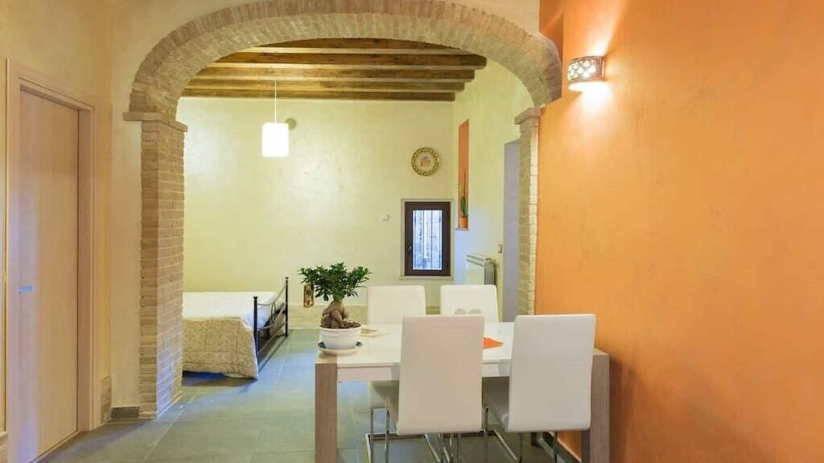 Piazza Armerina Apartment | The Garden of the Saracen House - Orange, with terrace