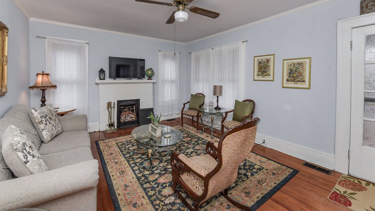 Rock Hill House | The Garden Spot - Next to Glencairn Garden, near Winthrop & RH indoor sport