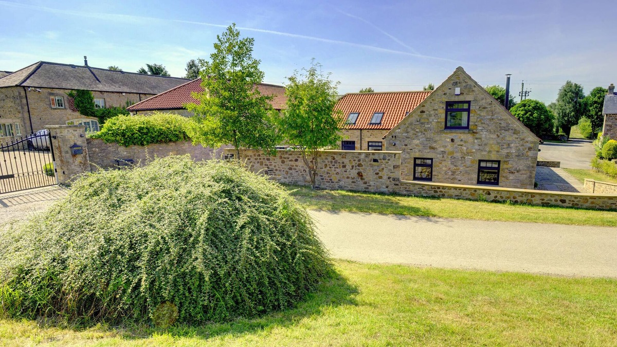 Richmond House | THE GATE HOUSE, pet friendly, character holiday cottage in Barton