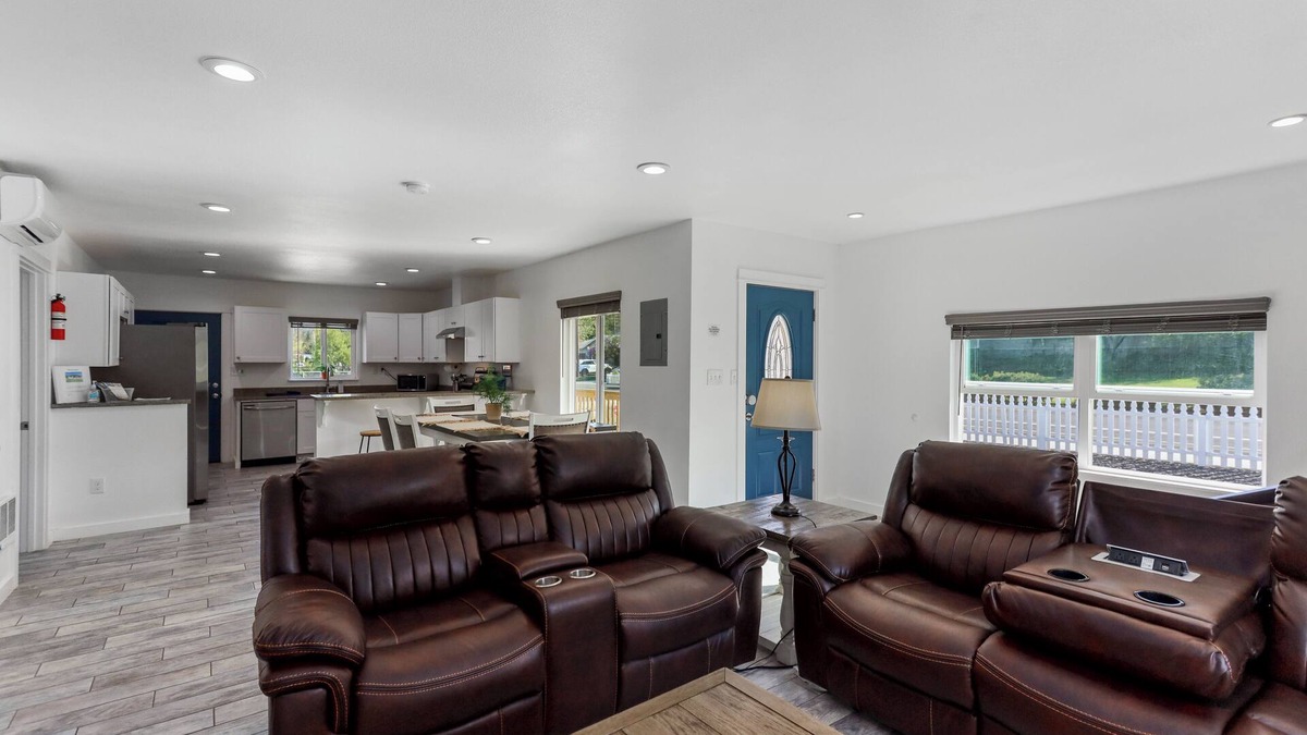 Chenoweth House | The Gather House! Super clean, Super comfortable and Super private!