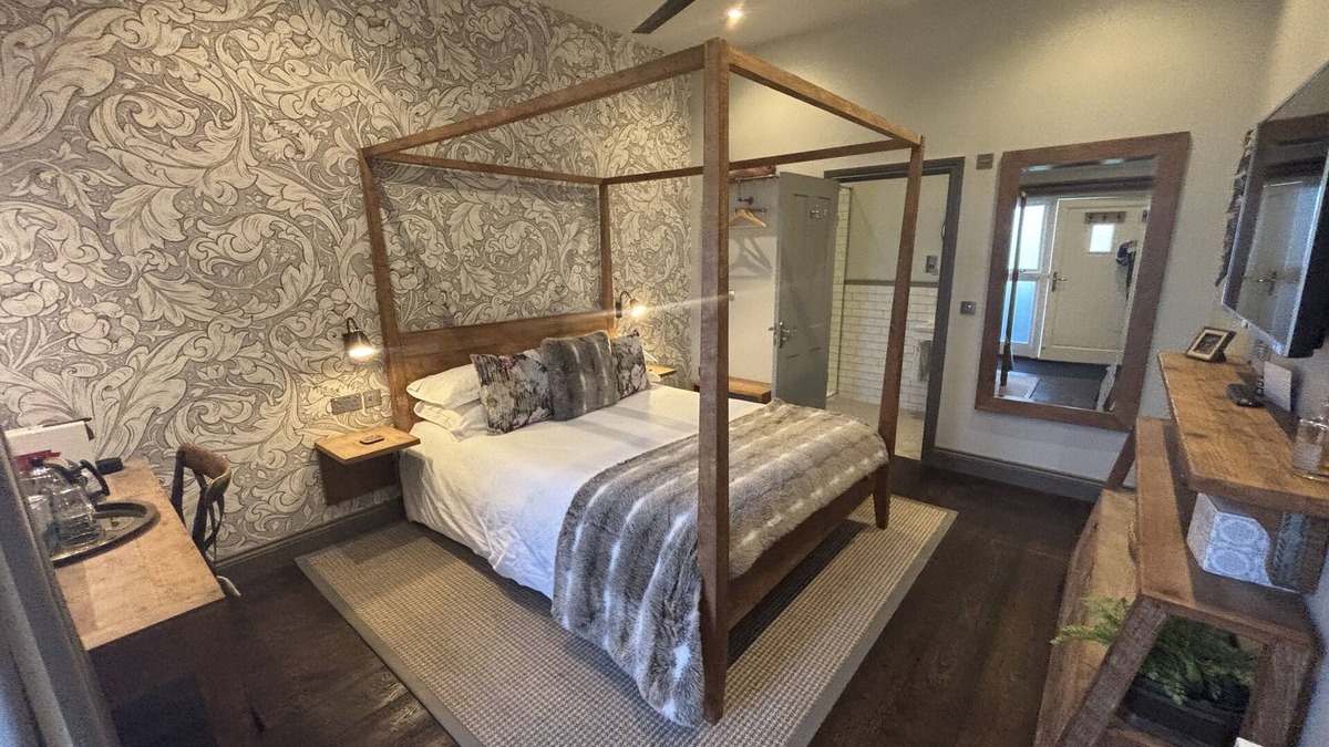 Toddington Hotel | The George Inn
