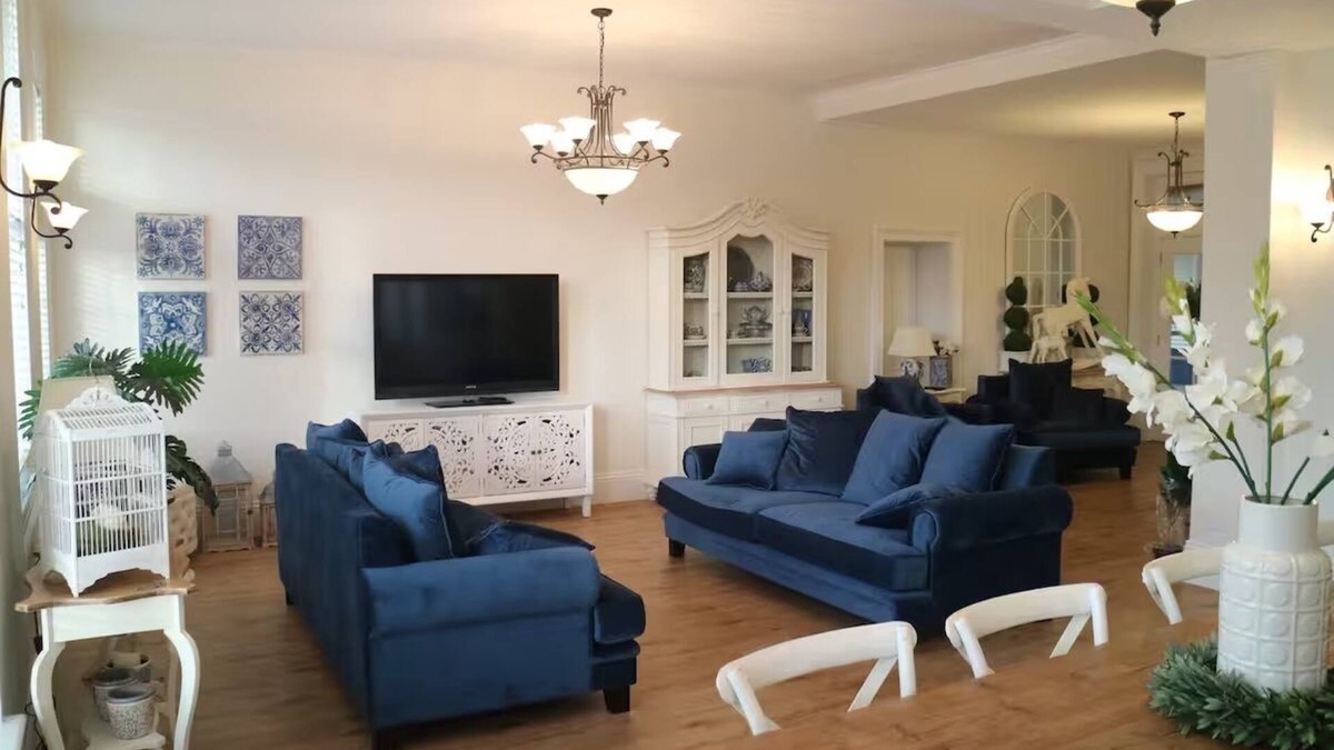 Latrobe House | The Georgian on Gilbert