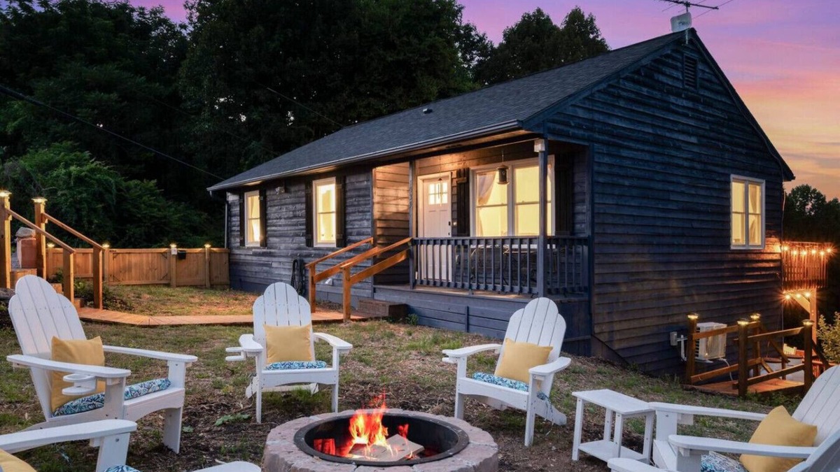 Burnt Chimney House | The Getaway Lodge near Roanoke/Bedford/Lynchburg