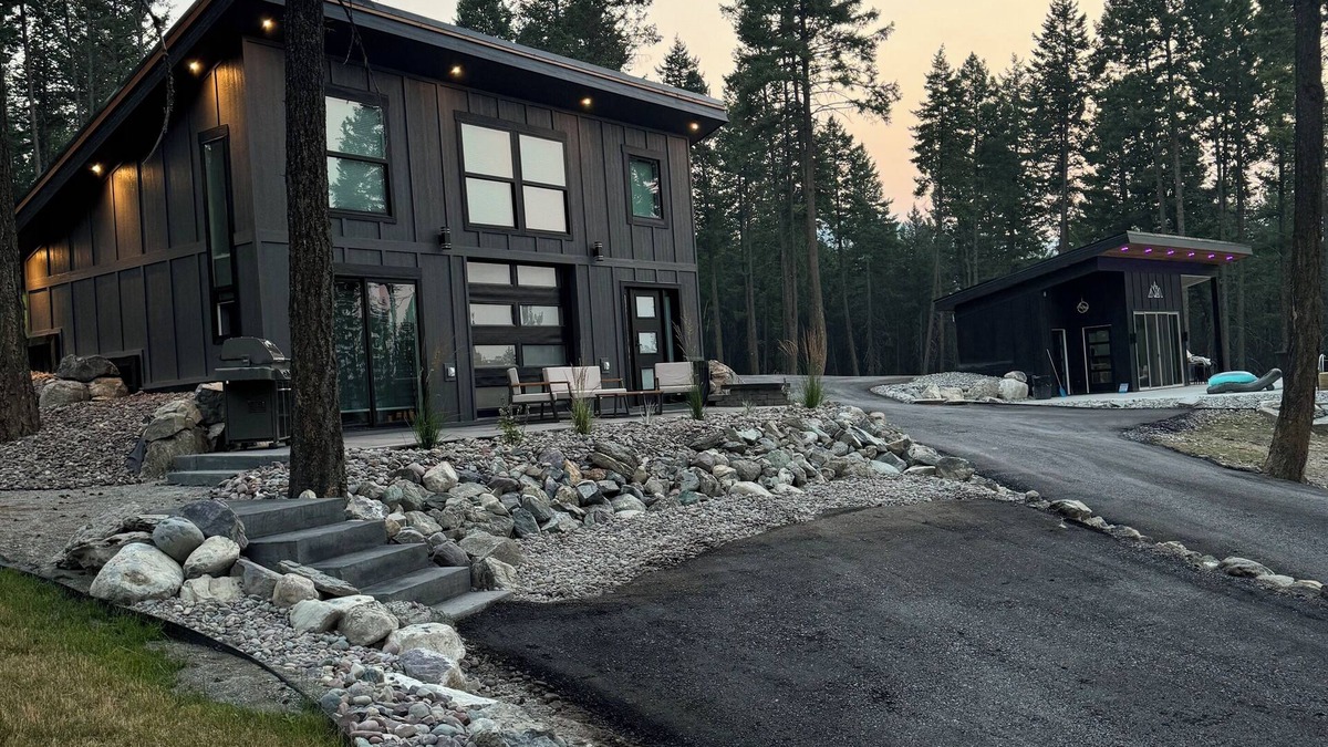 Lakeside House | The Glaicer House w/pool & hot tub