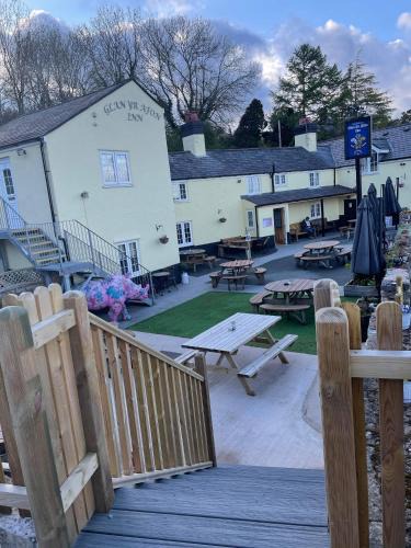 Dolphin Hotel | The Glan Yr Afon Inn