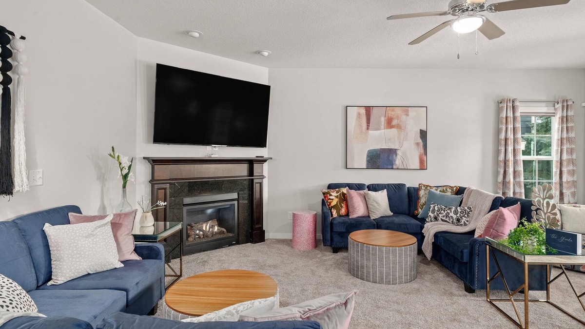West Des Moines House | The Glenda! Sassy West Glen Home + Garage + TVs + WiFi + Electric Fireplace
