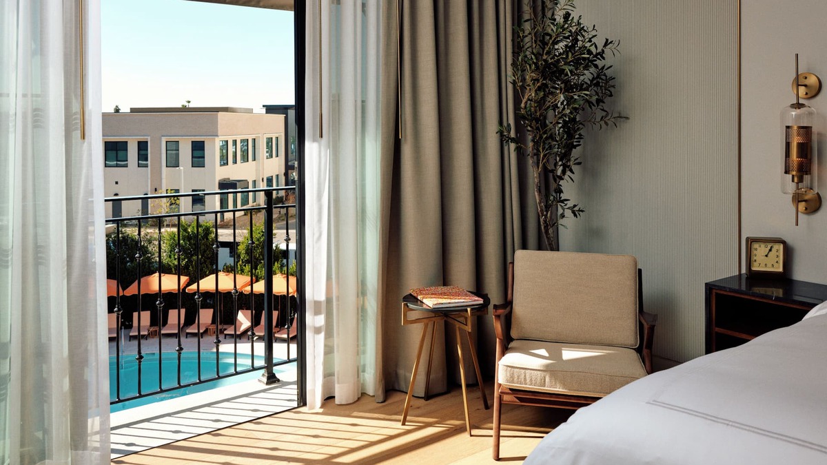 Camelback East Hotel | The Global Ambassador