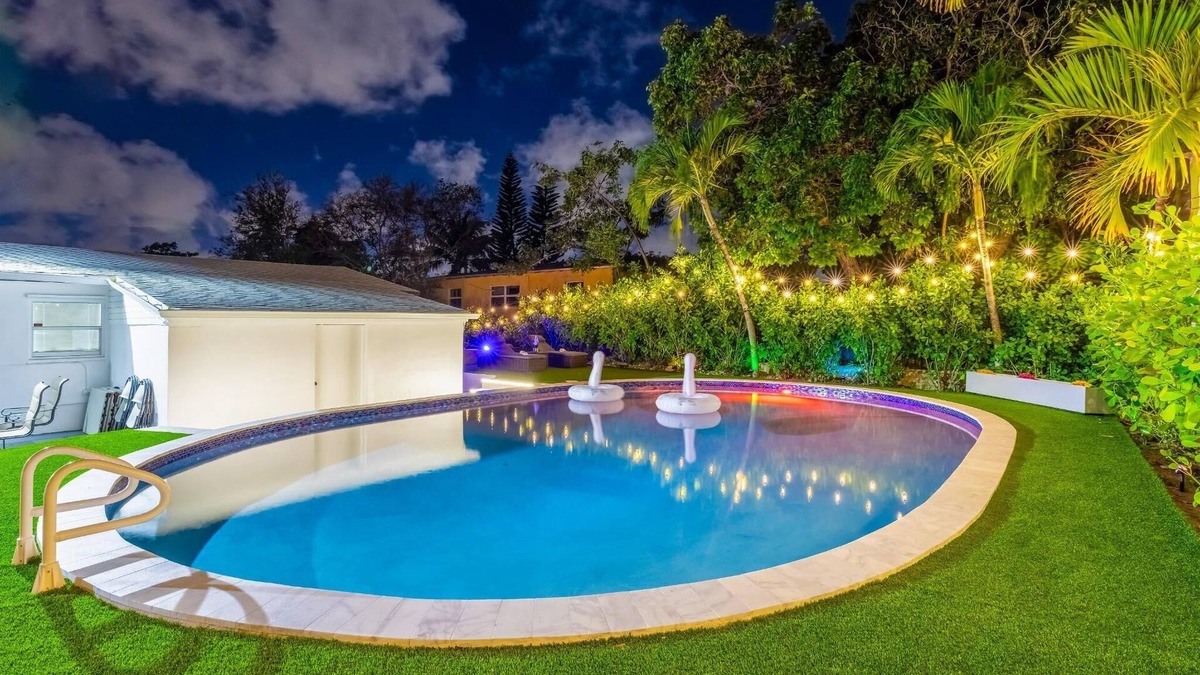 Ives Estates House | The Glowhouse Miami Villa