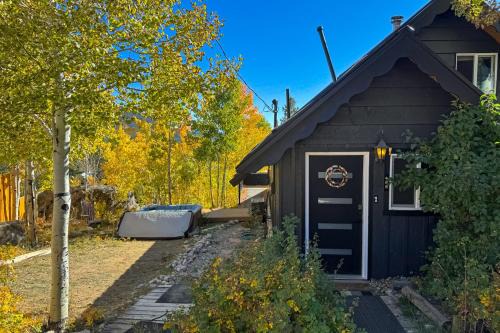 Grand Lake House | The Golden Moose Chalet